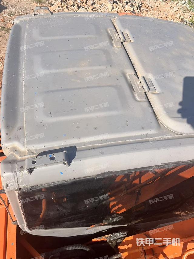 驾驶室顶部（整机外观）