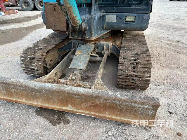 转盘和下车架正前（工作和回转装置）