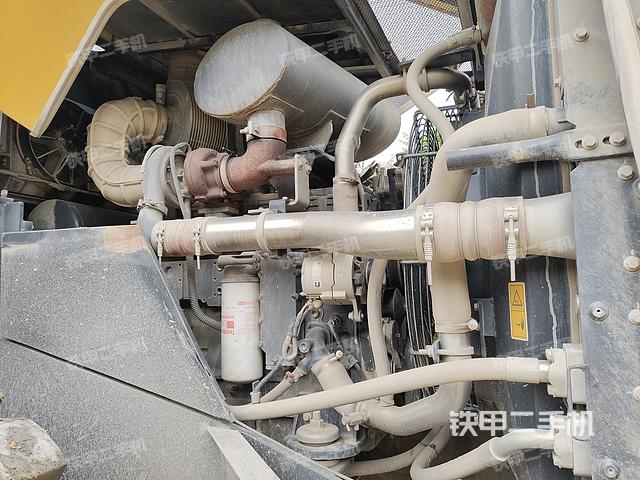 发动机左侧（整机外观及大件）