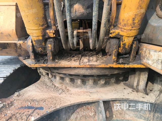 大臂油缸整體?豎拍（工作和回轉(zhuǎn)裝置）