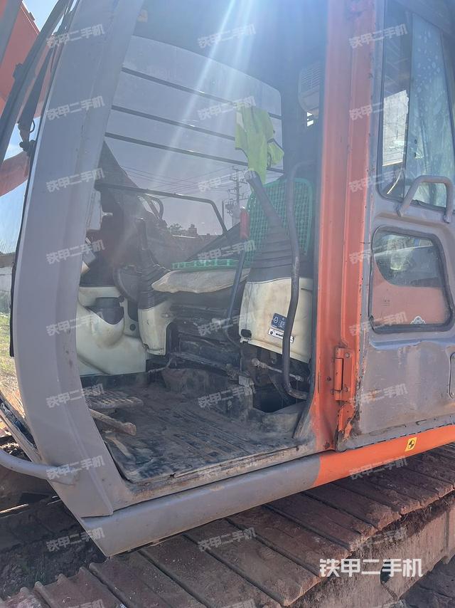 驾驶室整体（整机外观）