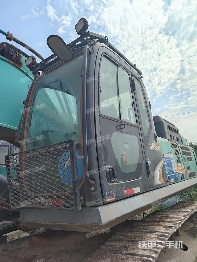 驾驶室整体（整机外观）