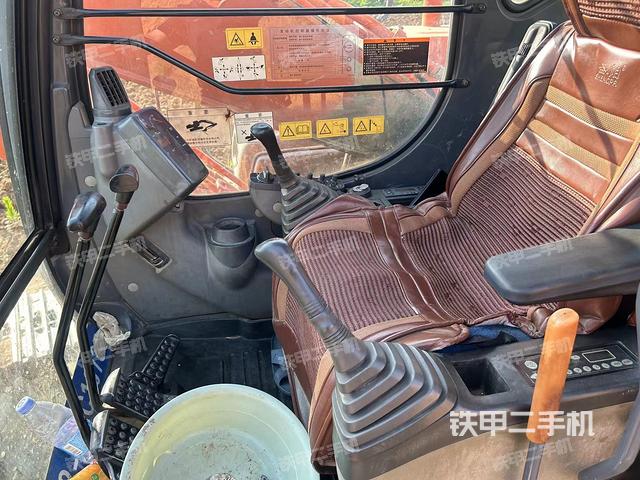 驾驶室整体（整机外观）