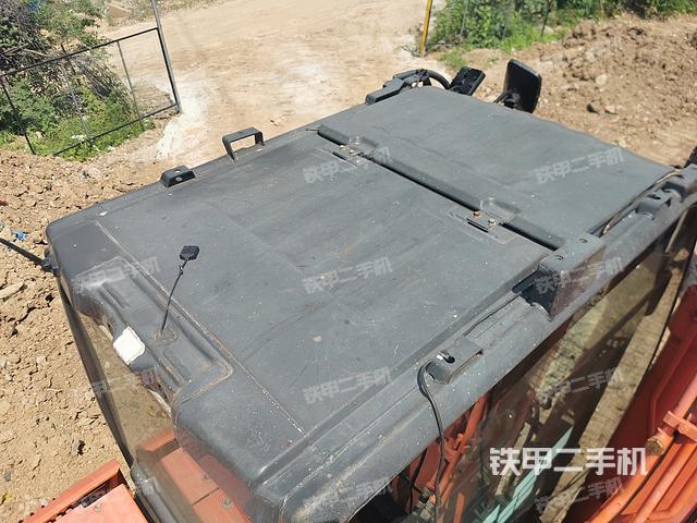 驾驶室顶部（整机外观）