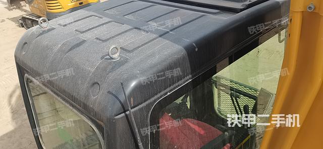 驾驶室顶部（整机外观）