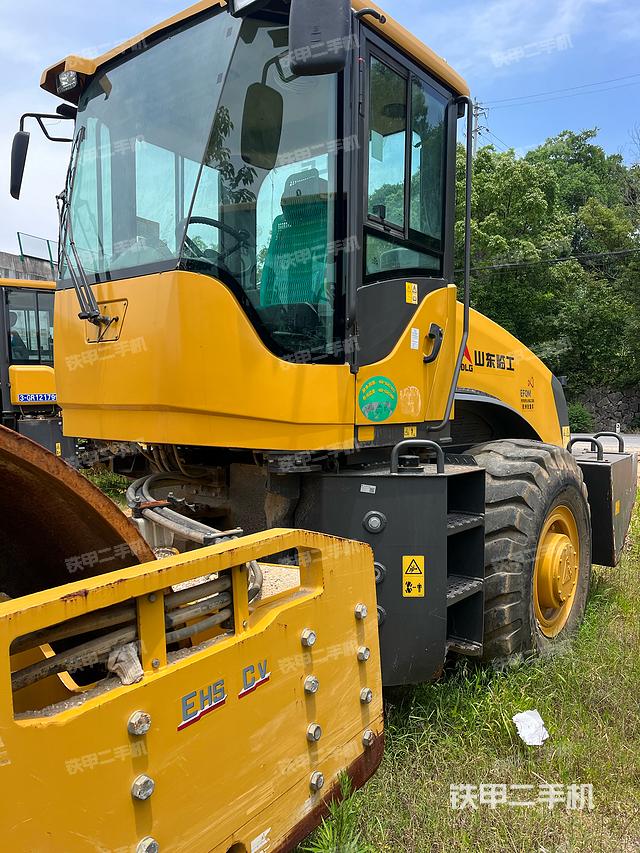 山东临工RS8260压路机