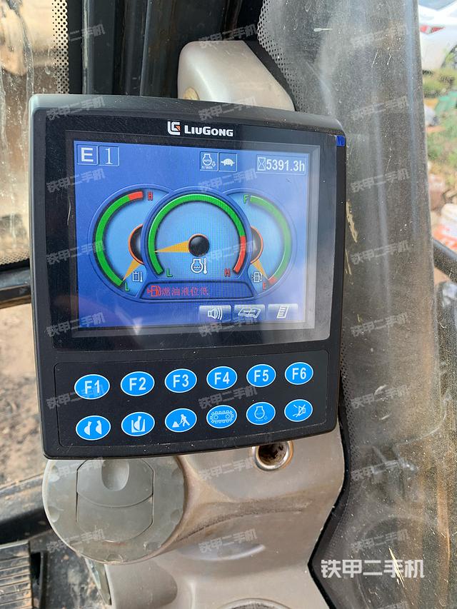 驾驶室整体（整机外观）