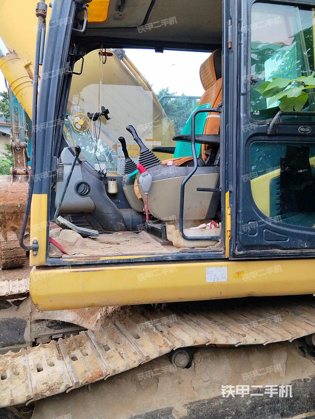 驾驶室整体（整机外观）