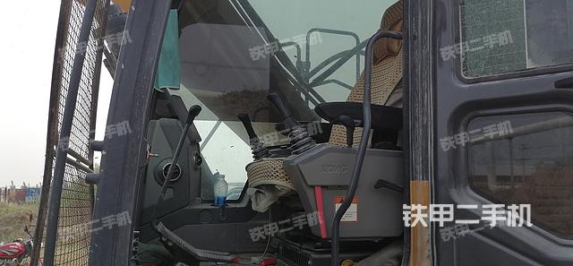 驾驶室整体（整机外观）