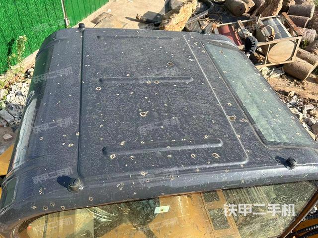 驾驶室顶部（整机外观）