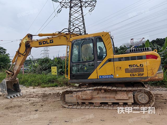 山东临工E6135F挖掘机