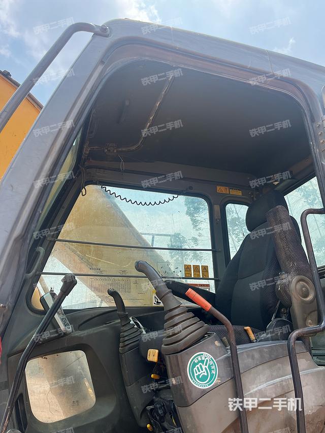 驾驶室整体（整机外观）