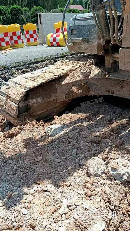 单侧履带整体（整机外观）