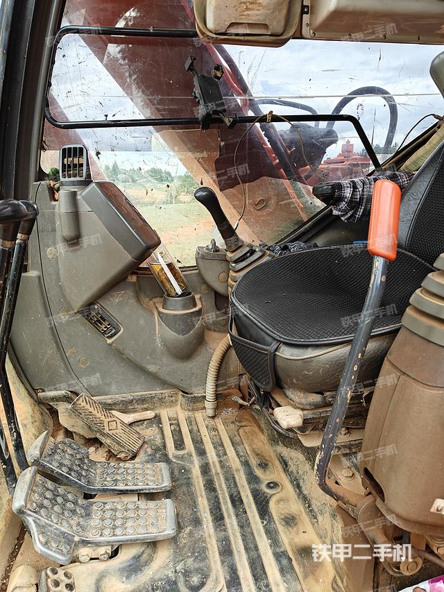 驾驶室整体（整机外观）