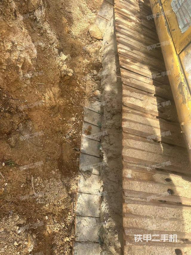 单侧履带整体（整机外观）