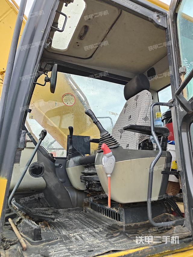 驾驶室整体（整机外观）