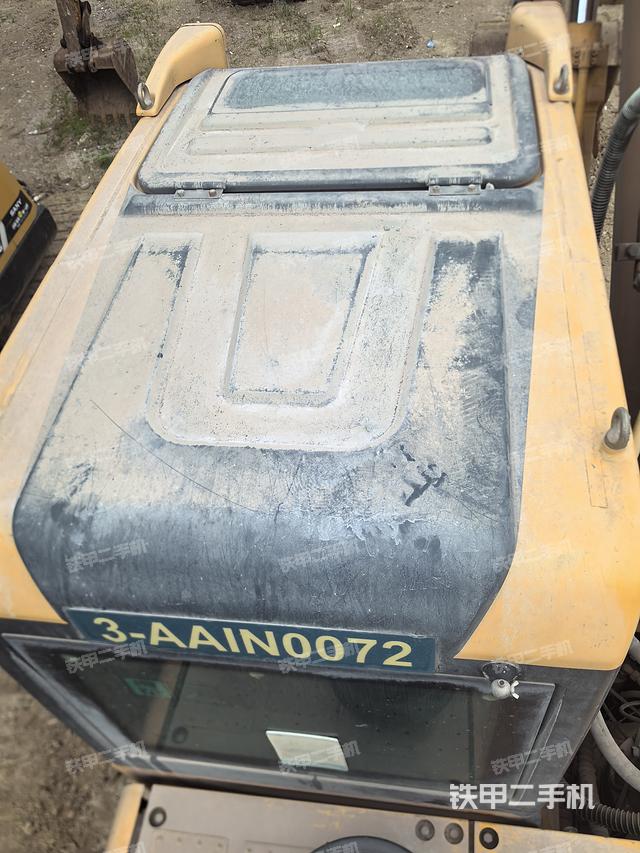 驾驶室顶部（整机外观）