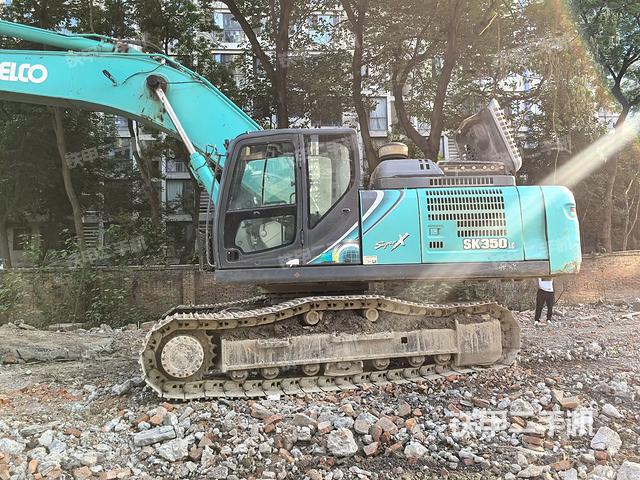 驾驶室整体（整机外观）