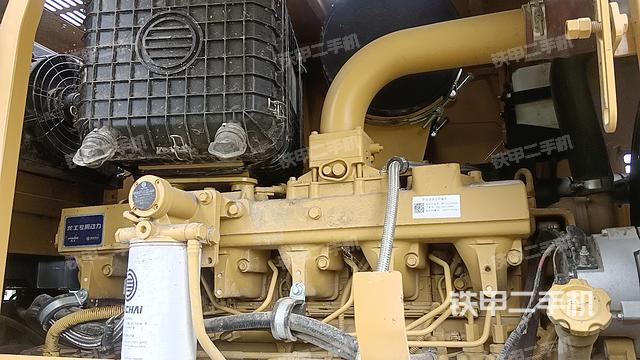 发动机右侧（整机外观及大件）