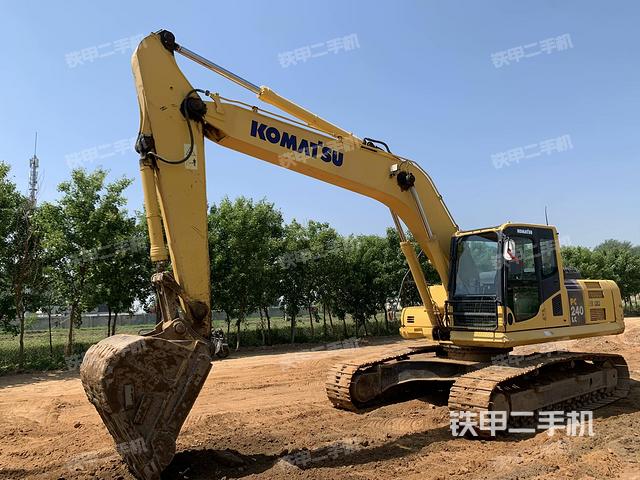 小松PC240LC-8挖掘机