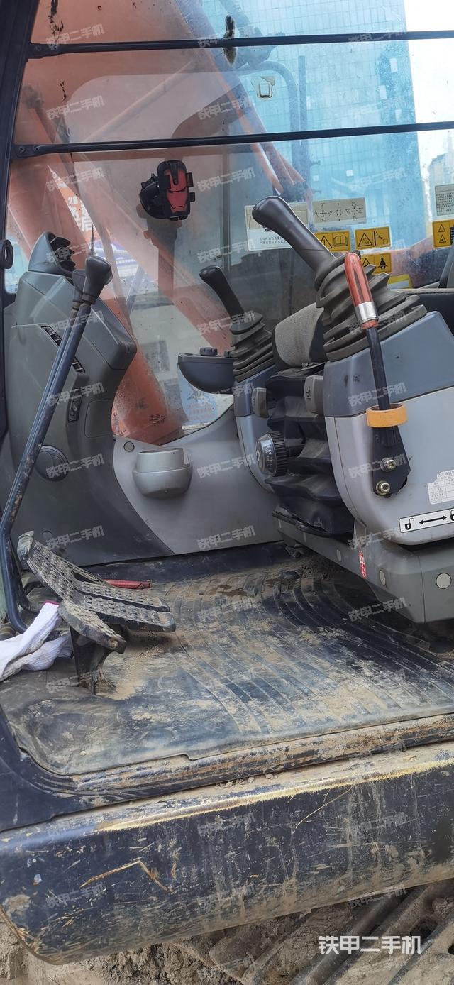 驾驶室整体（整机外观）