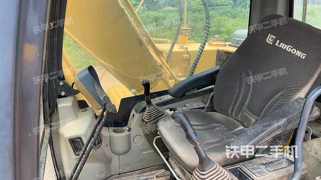 驾驶室整体（整机外观）