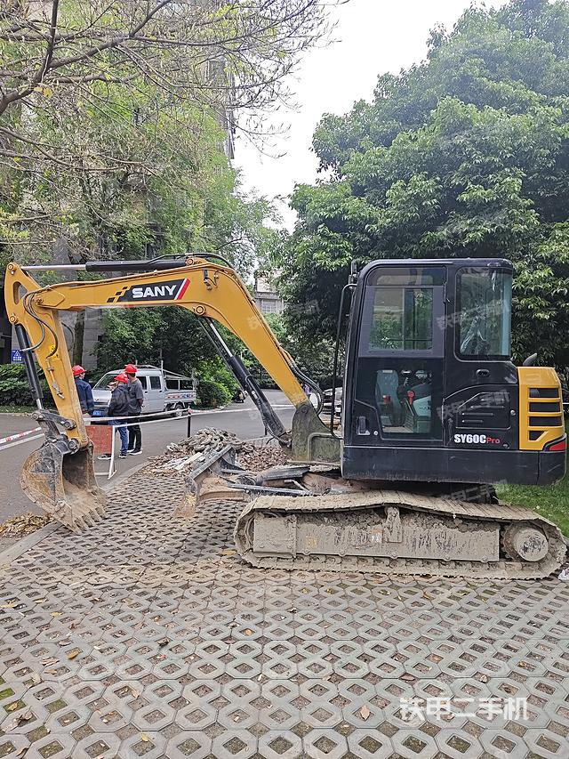 驾驶室整体（整机外观）