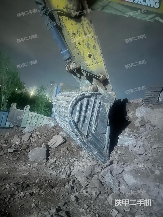 整机左侧（设备外观及核心部件）