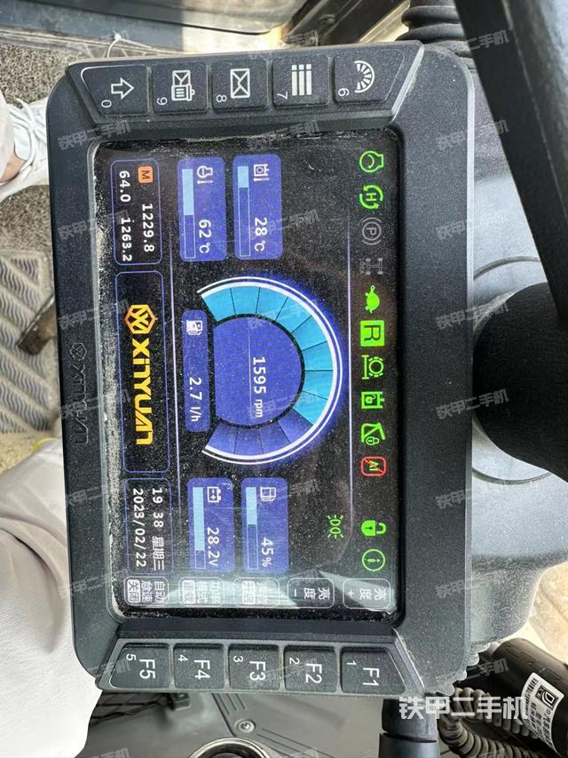 驾驶室整体（整机外观）