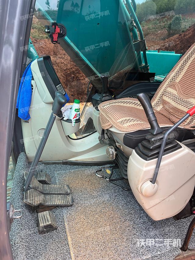 驾驶室整体（整机外观）