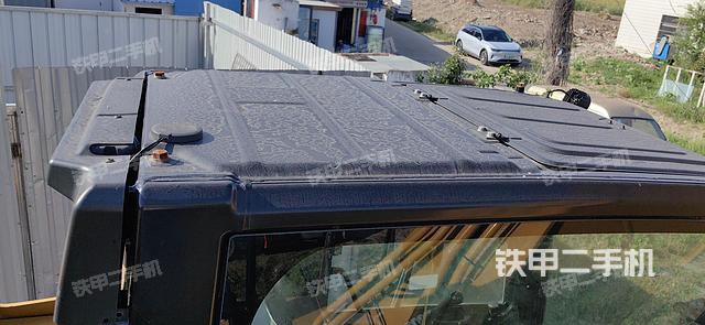 驾驶室顶部（整机外观）