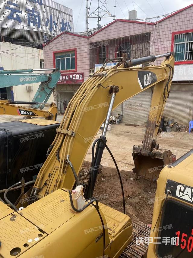 驾驶室顶部（整机外观）