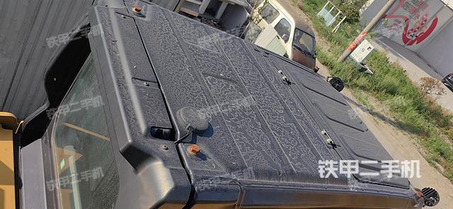 驾驶室顶部（整机外观）