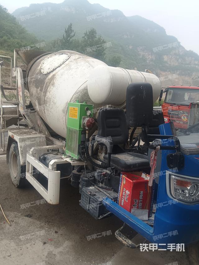 整机左侧（设备外观及核心部件）