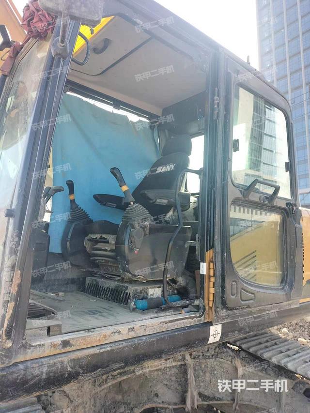 驾驶室整体（整机外观）