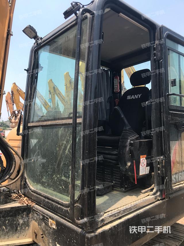 驾驶室整体（整机外观）