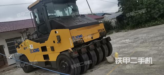 整机右后45°（设备外观及核心部件）