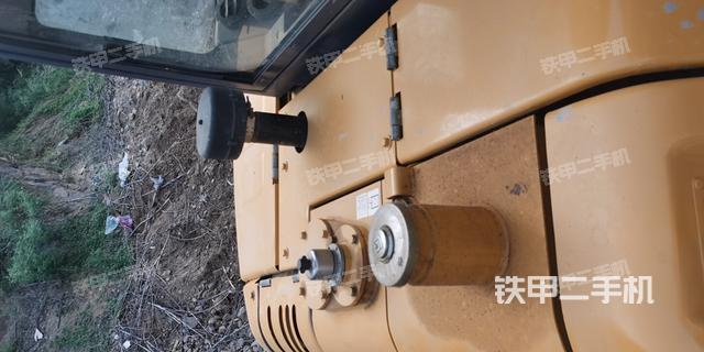 驾驶室顶部（整机外观）