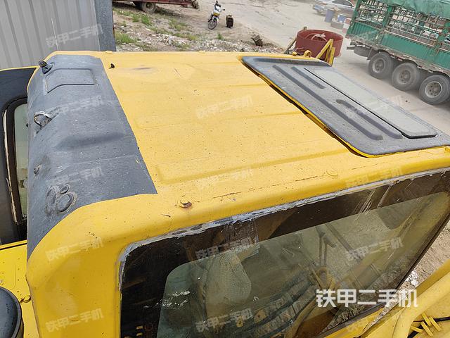 驾驶室顶部（整机外观）