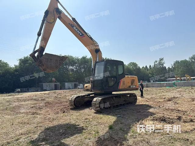 三一重工SY135C挖掘機