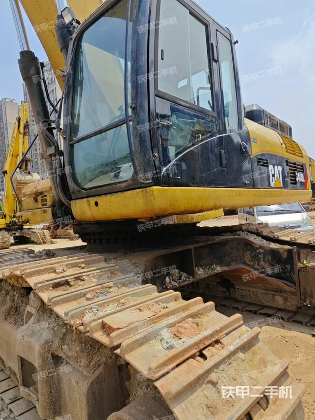 驾驶室顶部（整机外观）