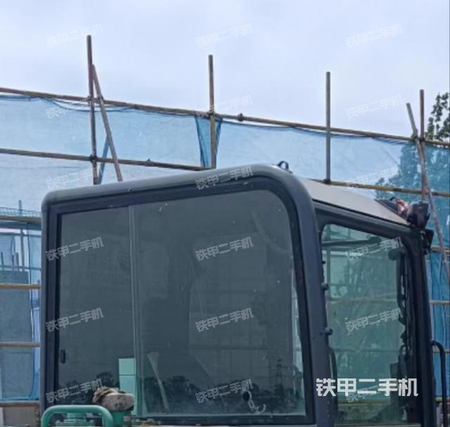 驾驶室顶部（整机外观）