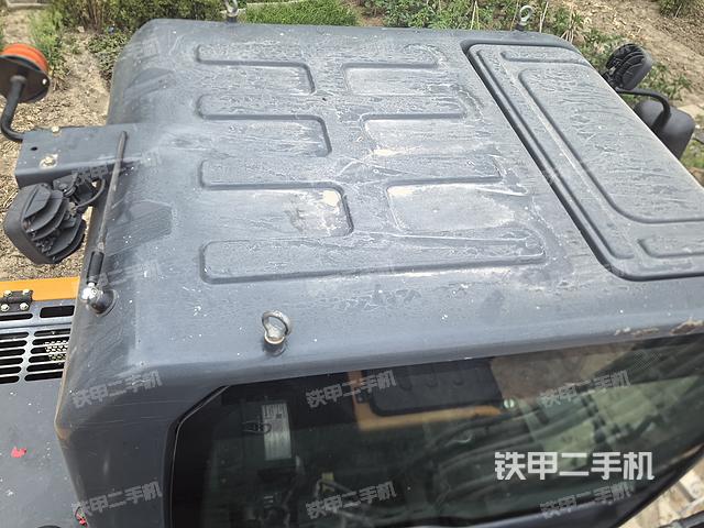 驾驶室顶部（整机外观）