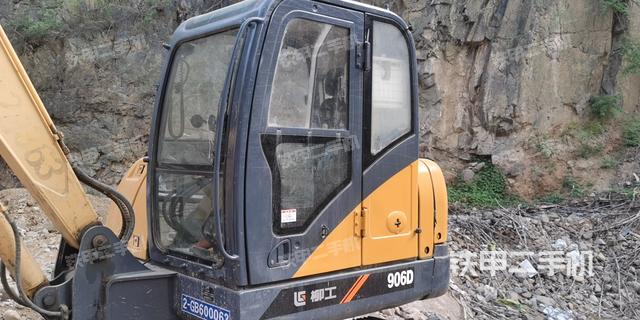 驾驶室整体（整机外观）