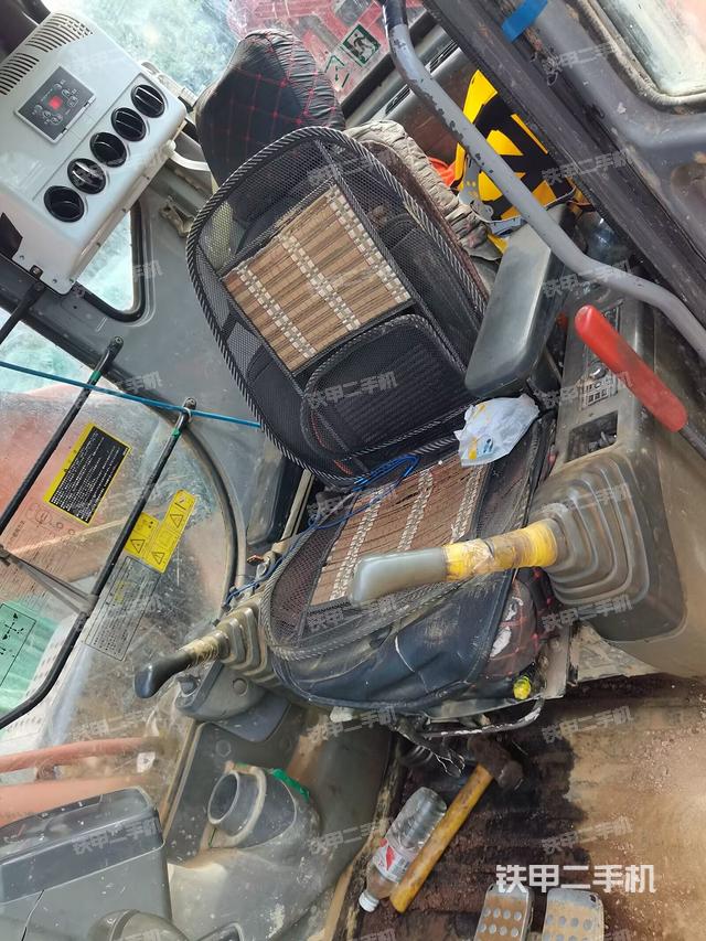 驾驶室整体（整机外观）