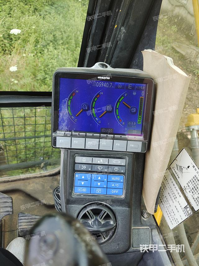 驾驶室顶部（整机外观）