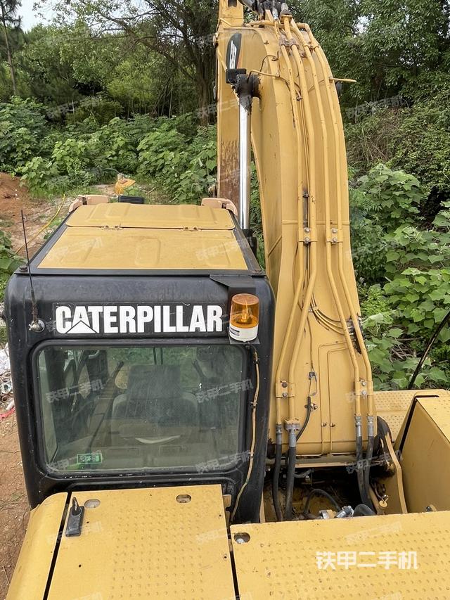 驾驶室顶部（整机外观）