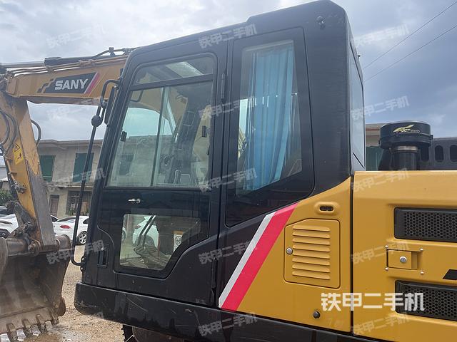 驾驶室整体（整机外观）