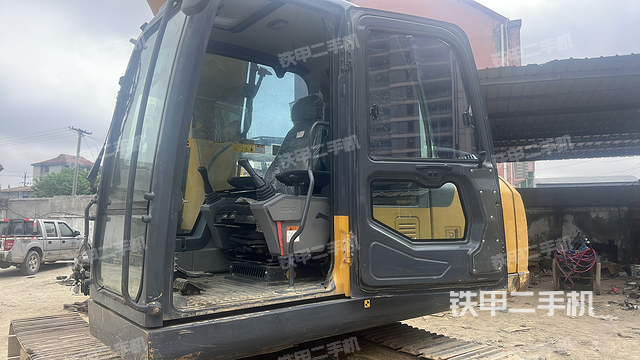 驾驶室整体（整机外观）