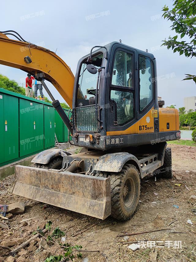 新源XYB75W-8挖掘机